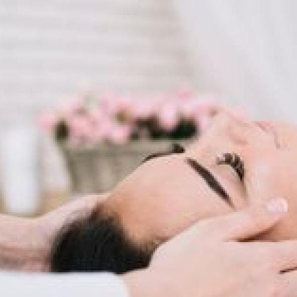 Massage mặt thảo mộc 15p