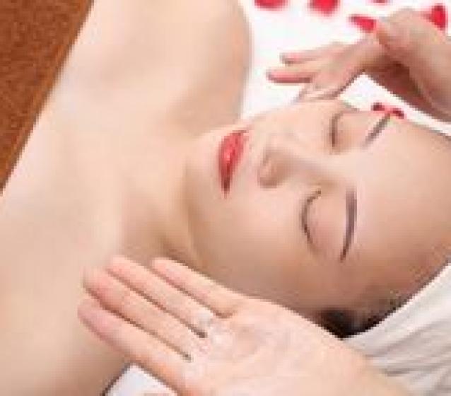 Massage mặt tràm trà 15p